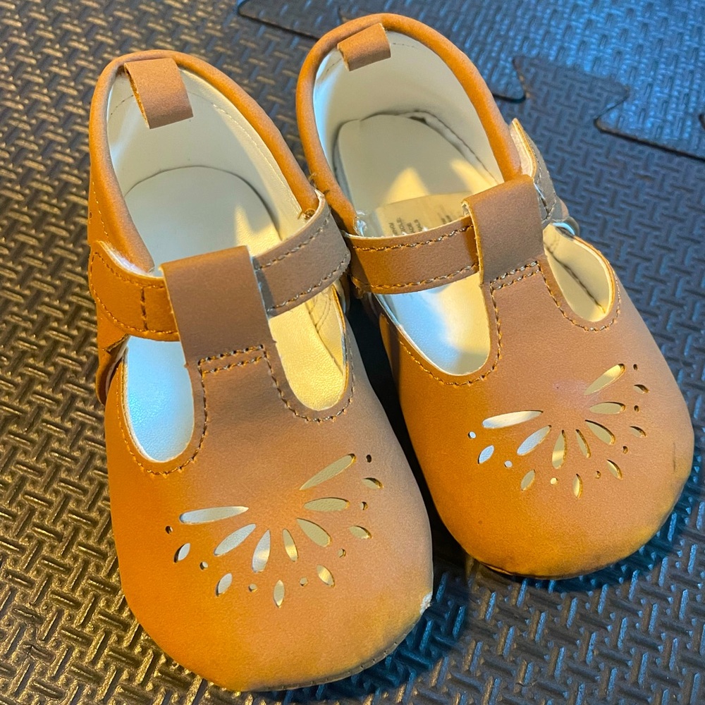 Baby girl slip-on shoes, size 9-12 months, brown/tan